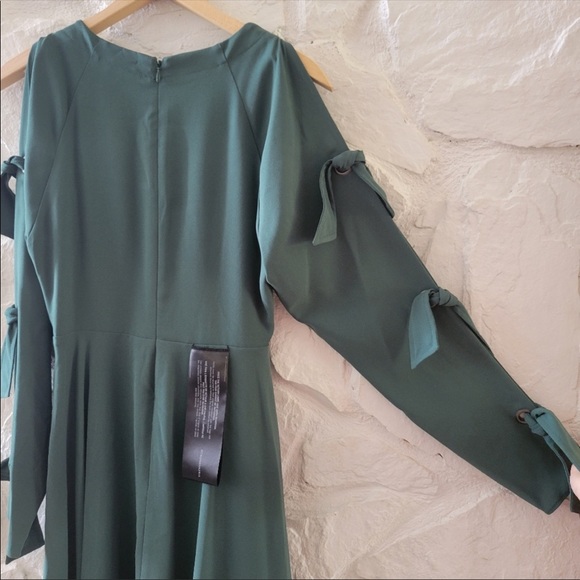 Bcbgmaxazria Cicely Satin Green Slit Sleeve Dress 0 - Picture 3 of 5